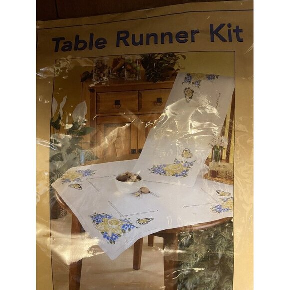 New Craftways 101504 Table RUNNER 'Butterfly & Daffodil' 14X44 - Picture 3 of 8